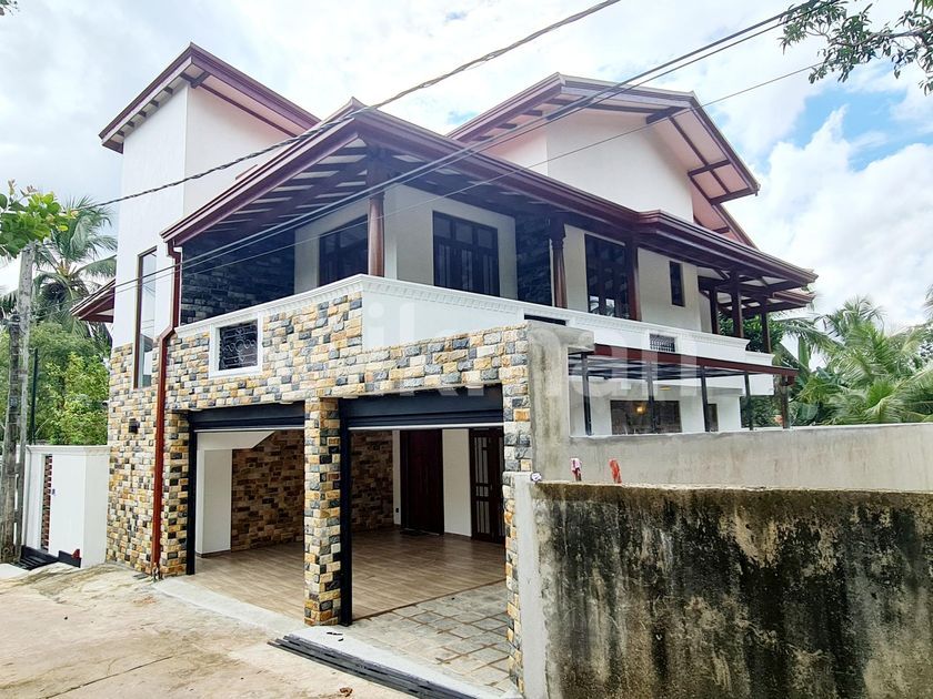 Br Modern Two Story House For Sale In Malabe Ikman