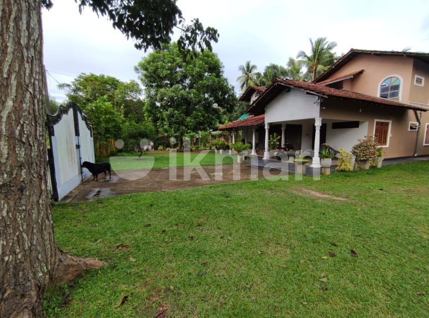 A Colonial Style Bungalow For Sale In Seeduwa Cc Ikman