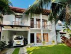 02 storey luxury House in Makuluwa,Galle for sale.