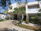 02 Story House for Sale in Ja Ela H1985