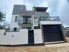 02-Story House with Rooftop for Sale in Athurugiriya (Ref: H21161)