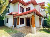 04 Bedrooms House for Rent in Athurugiriya