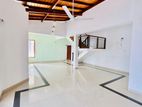 05 Bedroom Unfurnished 02 Storied House for Rent in Nawala (A5906)