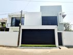 05BR Beautiful Three Story House For Sale In Battaramulla