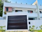 05BR Luxury Two Story House For Sale In Mt Lavinia