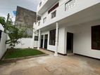 08 Bedroom Unfurnished House For Rent In Colombo 05 (A3471)
