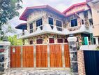 10.2 Perch 3 Storey 6 Bedroom House for Sale in Hokandara