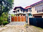 10.2 Perch 3 Storey 6 Bedroom House for Sale in Hokandara