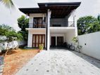 10.5 P With super Upstairs House Sale Athurugiriya