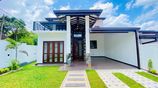 10.5 Perches Modern Luxury Home for Sale – Athurugiriya