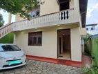 10p upstair house for sale in School lane Bathiya Mw