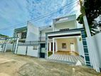 11 Perch With Luxury 3 Storey House in Near The Piliyandala Town