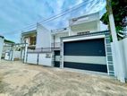 11 Perch With Luxury Three Storey House For Sale In Piliyandala Town