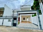 11 Perch With Luxury Three-Storey House In Near The Piliyandala Town