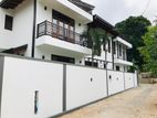 11p & Luxurious House Sale in Thalawathugoda