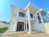 12.7 Perches - Box Type Super Quality Mordern 3 Storied House Moratuwa