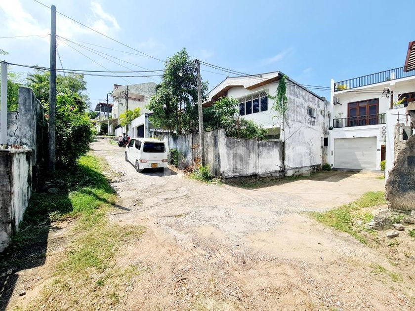 13P Residential Bare Land For Sale In Mt Lavinia ikman