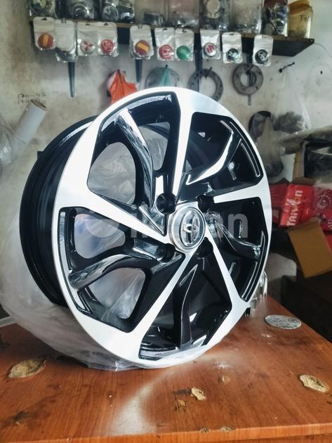 14 Size Toyota Vitz Alloy Wheels Set for Sale in Piliyandala | ikman