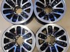 15" Alloy wheels