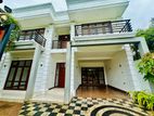 15 Perch Luxury House For Sale in Nugegoda.