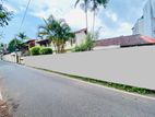 17P with Well Maintained House at LAND VALUE Close to Nawala Road