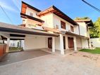 18 P Three Storied Luxury House In Col 5