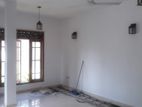 1st floor house for rent in Rathmalana