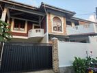 2 Storey House For Rent In Parliment Road Battaramulla - 3847