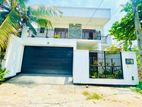 2 Storey House for Sale in Abeyrathne Mawatha