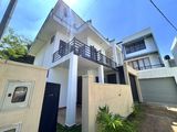 2 Storied House With Roof-Top in Athurugiriya Galwarusa Road URGENT SALE