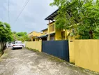 2 Storied Spacious House Walking Distance to Main Rd, Udahamulla