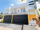 2 Story 6 Bedrooms House For Sale in Battaramulla - EH393