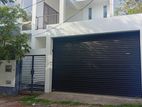 2 Story House for Rent with Roof Terrace Akuregoda Battaramulla
