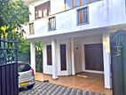 2 Story House For Sale in Pannipitiya Rathmaldeniya