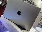 Apple MacBook M5