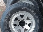 215/80/15 alloi rim set with tyres for 4dr5 jeep