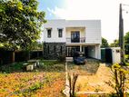 22 P With Luxury House In Athurugiriya