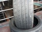 225/40/19 Tire