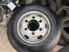 225 80 17.5 Japan Yokohama with rim lorry tyres