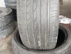 245/35/19 Tire