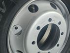 295/80R/22.5 Bolts 8 Rims