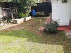 29.9 P Land with An Old House for Sale in Piliyandala