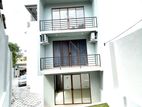 2ND Floor Apartment in Battaramulla, Thalangama