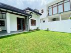3 Bedroom House for Sale in Athurugiriya