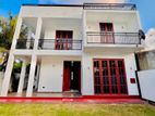 3 Storied 4 Bed Rooms House For Rent In Negombo Thimbirigaskatuwa