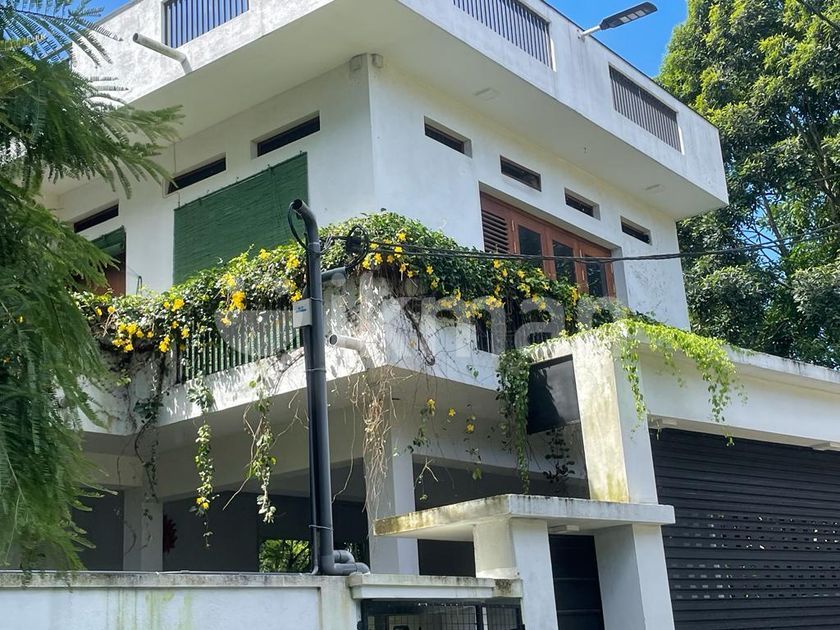 3 Storied House for Rent in Seeduwa ikman