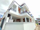 3 Storied Luxury Mordern House in Piliyandala