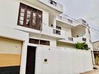 3 Story House for Sale in Thalawathugoda Junction