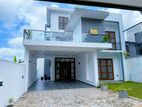 3 Story House With Rooftop for Sale in Malabe H2112