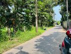 30 PERCHES LAND FOR SALE IN PILIYANDALA SUWARAPOLA .